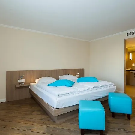 Hotel Iv Jahreszeiten 4*
