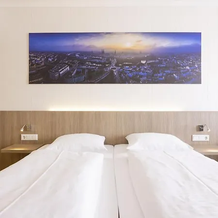 Vier Jahreszeiten Hotel 4*