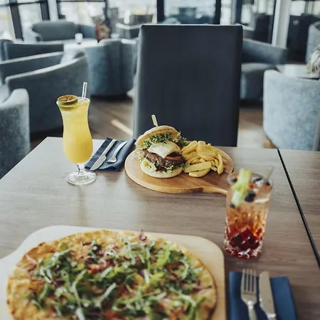 Hotel Iv Jahreszeiten 4*